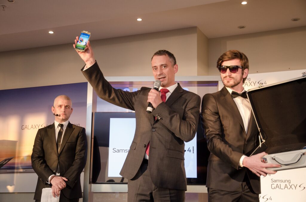 Samsung Galaxy S4 a ajuns în România