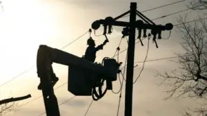 Preşedintele AOAR: M-a luat prin surprindere impozitul pe stâlpii de electricitate