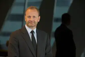 Experţii Saxo Bank se aşteaptă ca trimestrul trei să fie unul bun pentru active