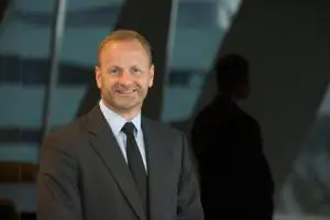 Saxo Bank: Intervenţiile băncilor centrale s-ar fi numit schemă Ponzi acum câteva decenii