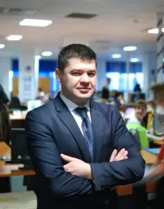 Încă un român director la Dacia