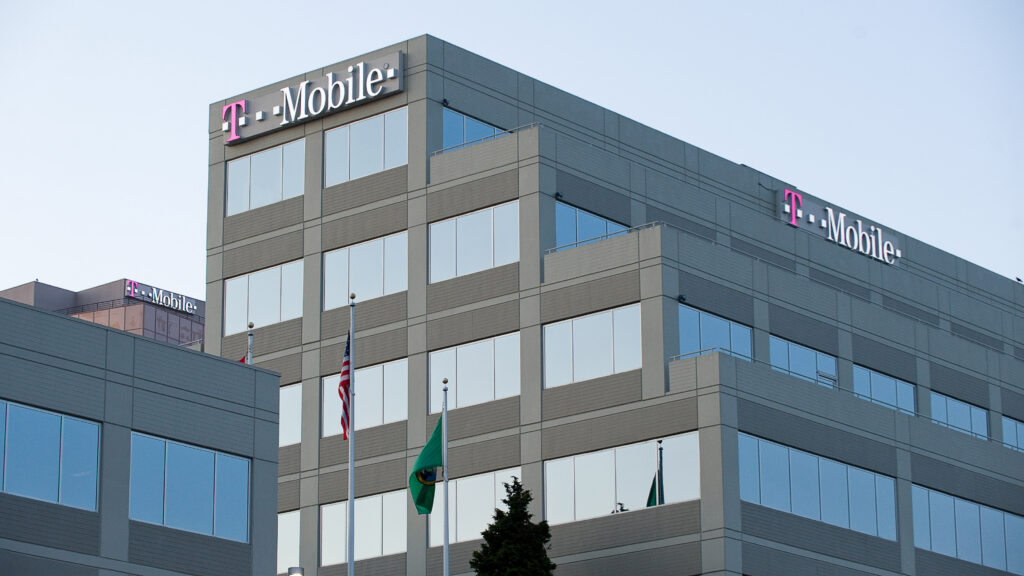 GTS pune bazele unui parteneriat cu T-Mobile pentru a oferi servicii mobile în Cehia