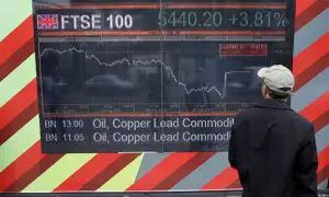 Bursele europene scad din cauza temerilor privind evoluţia economiei mondiale
