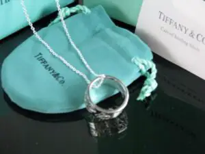 Fondul suveran de investiţii din Qatar devine acţionar la Tiffany