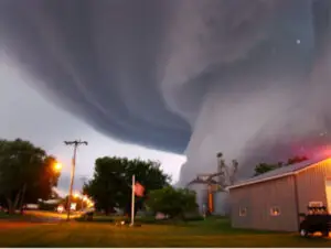 SUA: Numărul victimelor provocate de seria de tornade a crescut la 39