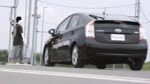 Toyota a dezvoltat un nou sistem de prevenire a accidentelor cu pietoni