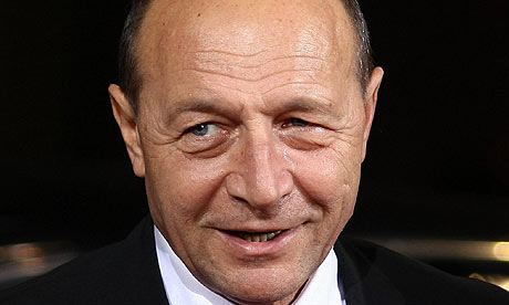 Traian Băsescu către Guvern: Să se ia decizii cu Oltchim şi Rompetrol. Soluţie pentru Roşia Montană: referendum local