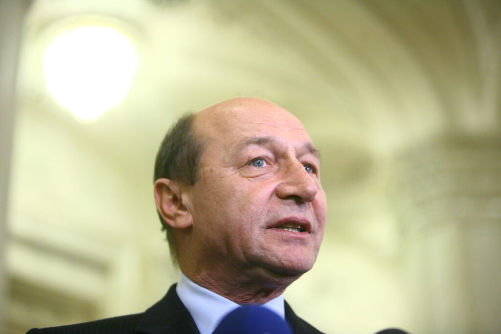 Traian Băsescu: „România va mai deschide alte două exploatări de aur”