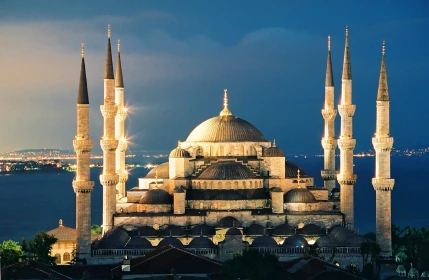 Trip Advisor: Destinaţia turistică preferată în 2014 nu mai este Paris, ci Istanbul