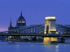Ungaria doreşte să amâne reducerea datoriei sale publice până în anul 2016