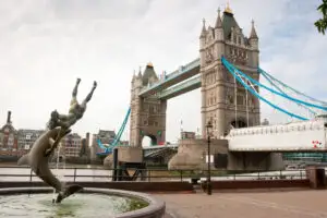 Mii de locuri de muncă din Marea Britanie oferite românilor