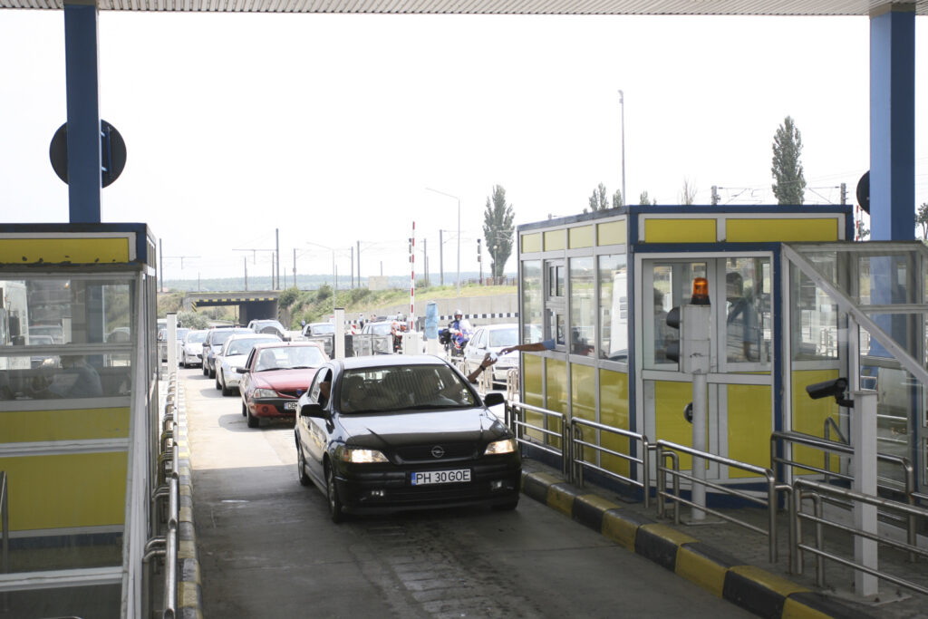 Taxa de la podul Fetești-Cernavodă este ilegal de mare