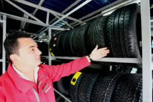 Pregătiți cauciucurile de iarnă! Începe să ningă