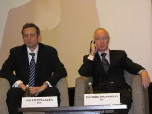 Economistul-şef al BNR: Creşterea economică pentru 2012 va fi revizuită în scădere, la 2,5%