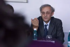 Colegiul Medicilor avertizează Guvernul: putem ajunge în situația Slovaciei