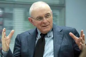 Încă un reprezentant BNR apără creşterile de taxe anunţate de Guvernul Ponta