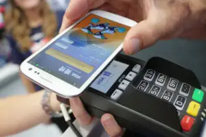 Plăţile NFC cu telefonul mobil: demonstratie în forţă la Barcelona