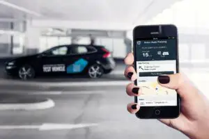 VIDEO Volvo a găsit soluția: mașinile pot parca SINGURE