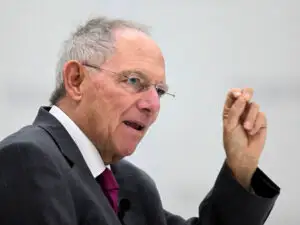 Ministrul german al finanţelor propune pierderea parţială a suveranităţii pentru ţările problemă din UE