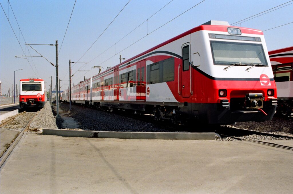Trenurile de metrou cumpărate de la spanioli vor ajunge cu întârziere la Bucureşti