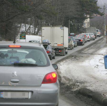 UPDATE Traficul pe DN1, dat peste cap de zăpadă