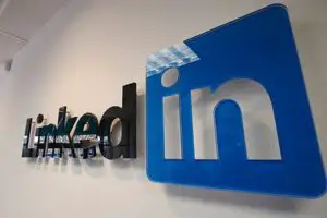 Ce legătură exită între LinkedIn şi site-urile matrimoniale