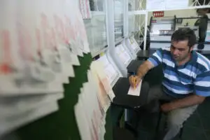 Premiul de 4,5 milioane euro la Loto 6/49 a fost câştigat ieri la Târgu Jiu