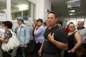 PDL îşi dă cu stângul în dreptul: scutind de impozit pensiile mai mici de 2.000 lei