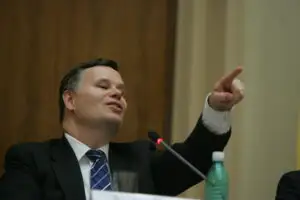 FMI a decis: ne mai vin încă 900 de milioane de euro