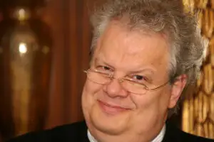 Jean Valvis a vândut vin de un million de euro