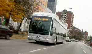 Urmaşul autobuzelor Mercedes Citaro care circulă prin Bucureşti, construit cu fonduri de la UE