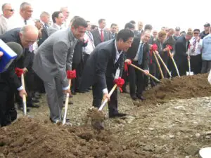 Chinezii caută capete de pod pentru investiţii în România