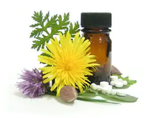 Protest în România împotriva tratamentului homeopatic, considerat ineficient. Tu ce părere ai?