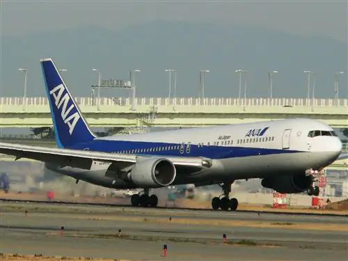 La un pas de moarte. Un pilot era să rupă avionul în două la aterizare