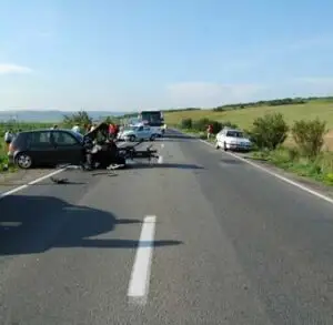 Campioni la accidente pe șosea și calea ferată