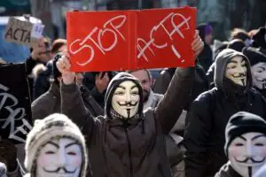 ACTA: Poţi face închisoare chiar dacă tratatul va fi blocat de Parlamentul European