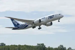 Cel mai modern avion de la Boeing și-a luat ieri zborul