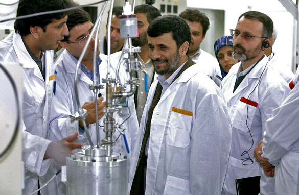 Iranul nu se lasă: Preşedintele Ahmadinejad ordonă construirea a patru noi reactoare
