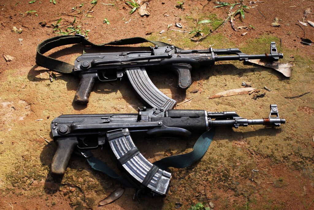 VIDEO INCREDIBIL: Cum să îți construiești legal un AK-47 de pe Internet