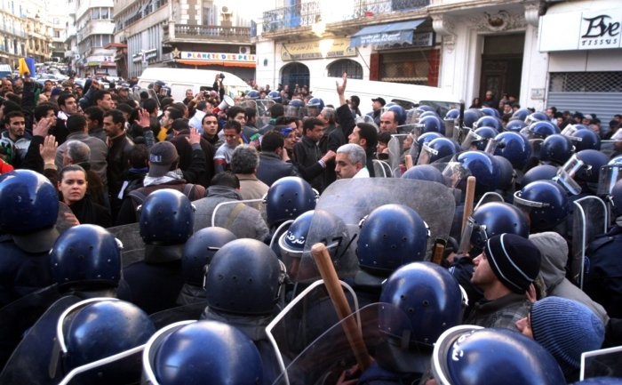 Algeria: Demonstraţii, bătăi, încăierări, arestări