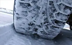 Ai cauciucuri all season? Ai şanse mari să faci accident la prima ninsoare