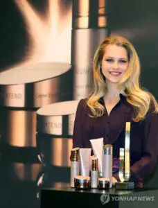 Vânzările globale ale Amway au depăşit 11 miliarde de dolari în 2012