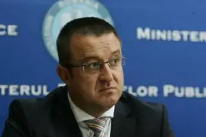 Executorul de la Fisc care şi-a înjurat şefii în declaraţia de avere: Nu sunt super tare, sunt bugetar