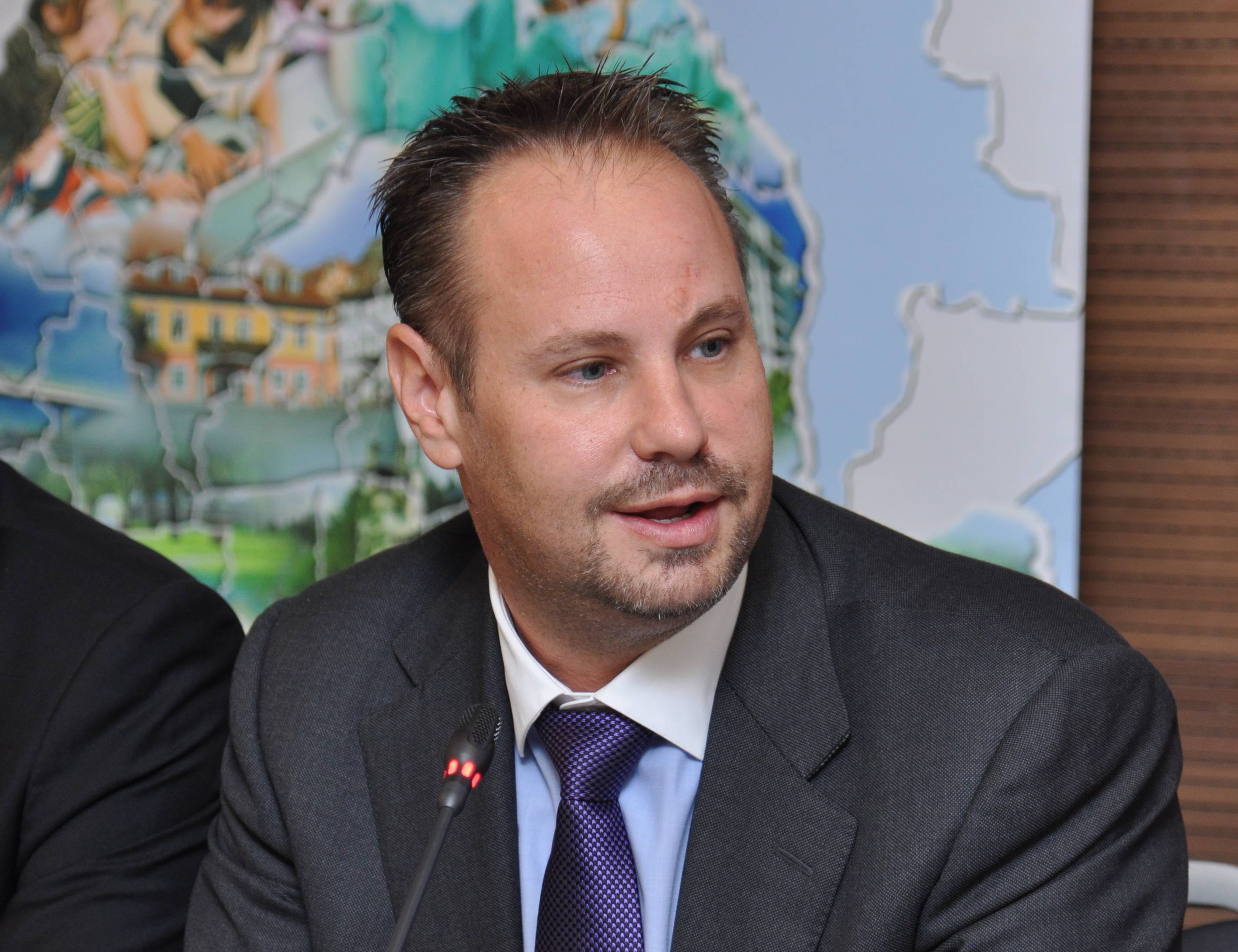 Mirajul imobiliar: De la 1.000 de vile de lux visate la 4 proiecte în insolvenţă