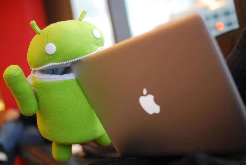 Android zdrobeşte iPhone: Vânzările Google sunt duble faţă de cele ale Apple