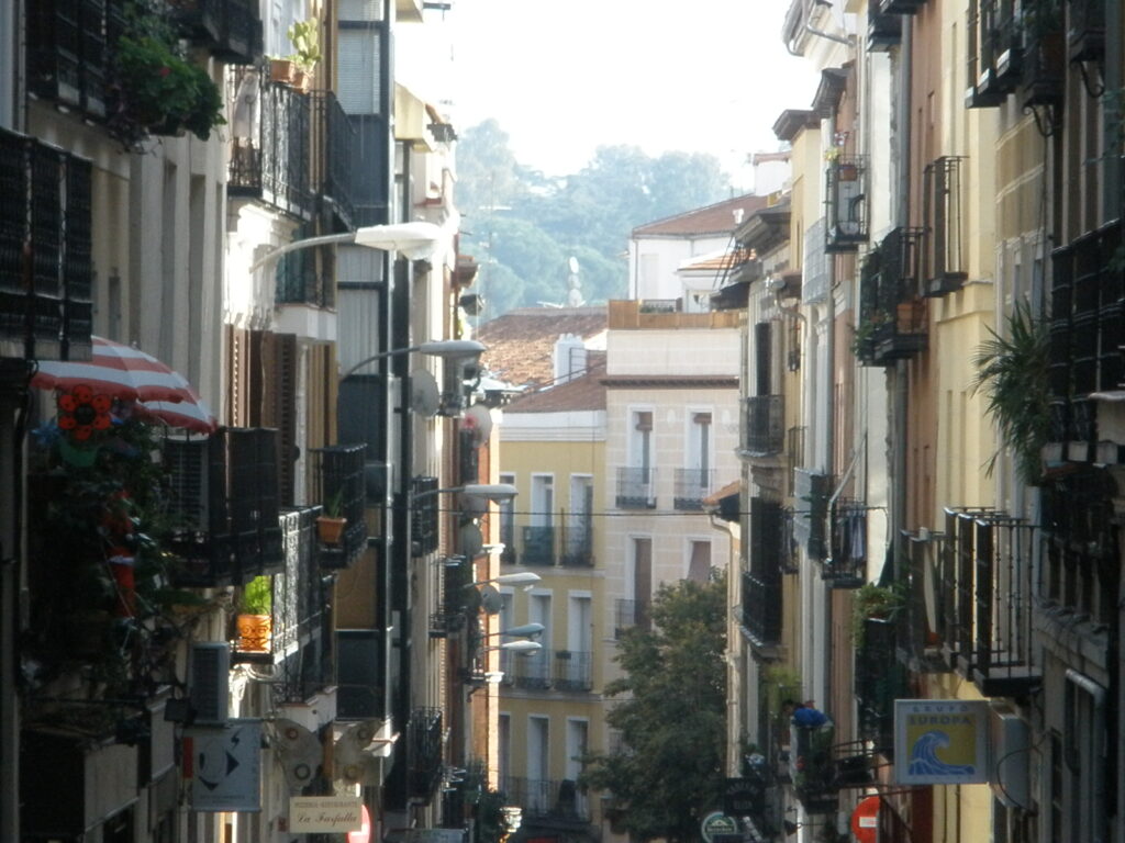 Preţul locuinţelor noi din Spania a scăzut cu 4% anul trecut