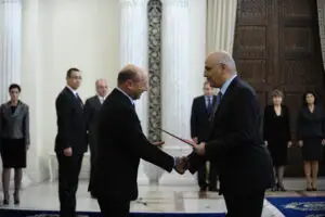 Băsescu către Arafat: Poate reuşim să depunem în Parlament, până în decembrie, legea sănătăţii