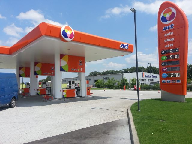 O nouă companie din Rusia intră pe piața carburanților din România