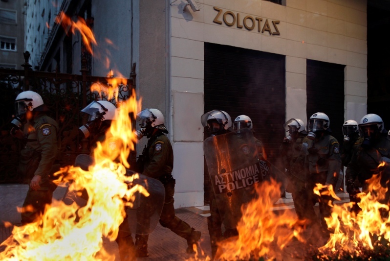 Falimentul Greciei nu înseamnă nimic altceva decât STARE DE RĂZBOI