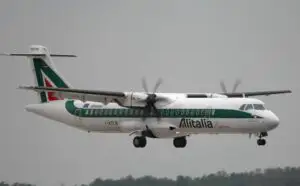 Alitalia a suspendat zborurile Roma-Pisa şi Roma-Bologna efectuate cu aeronave ATR închiriate de la Carpatair
